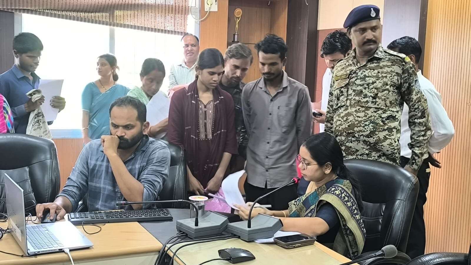 जनसुनवाई में सीईओ जिला पंचायत ने 80 आवेदनों में की सुनवाई