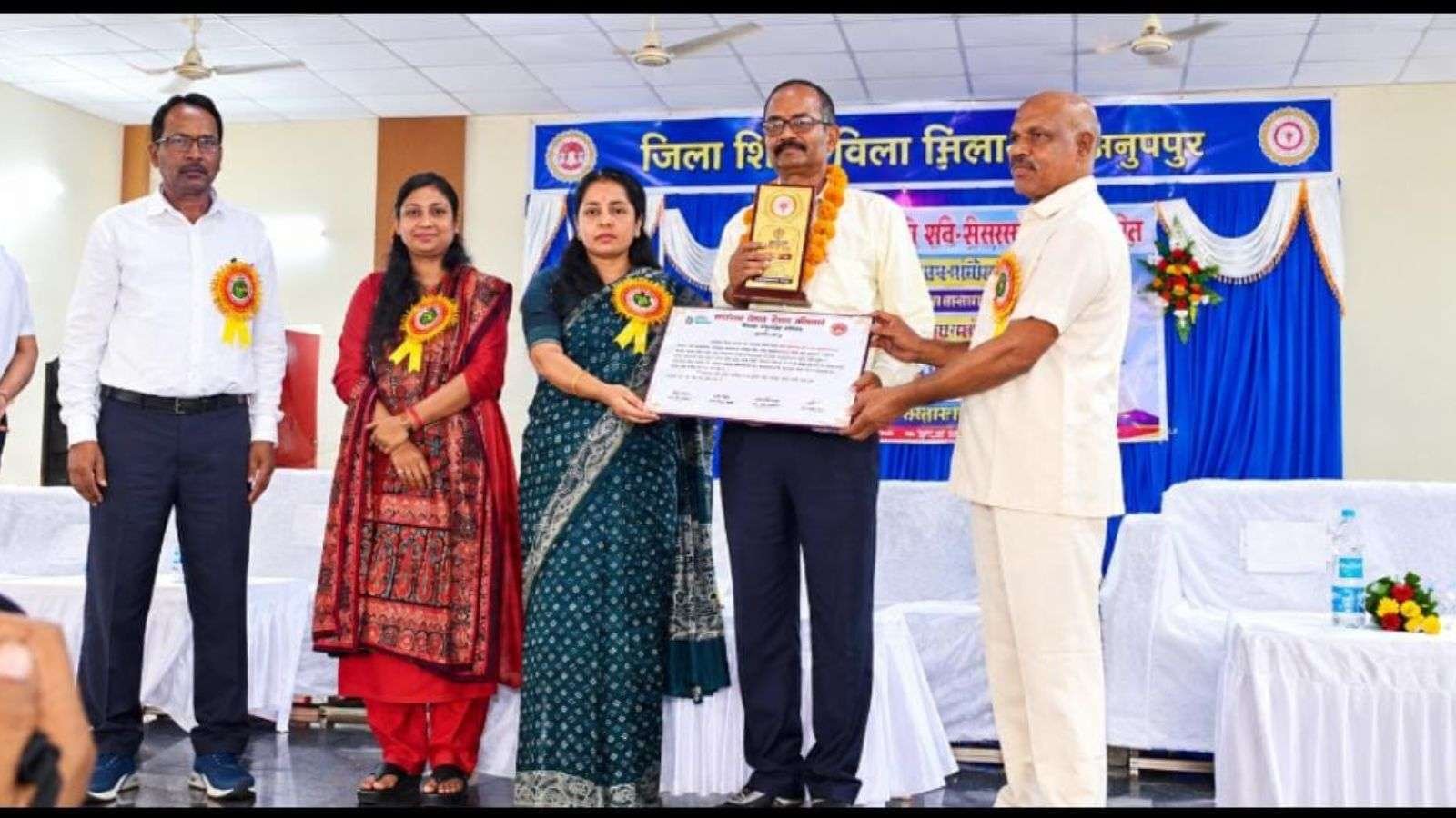 सेवानिवृत्त शिक्षकों का सम्मान, उत्कृष्ट प्राचार्य और मास्टर ट्रेनर भी सम्मानित
