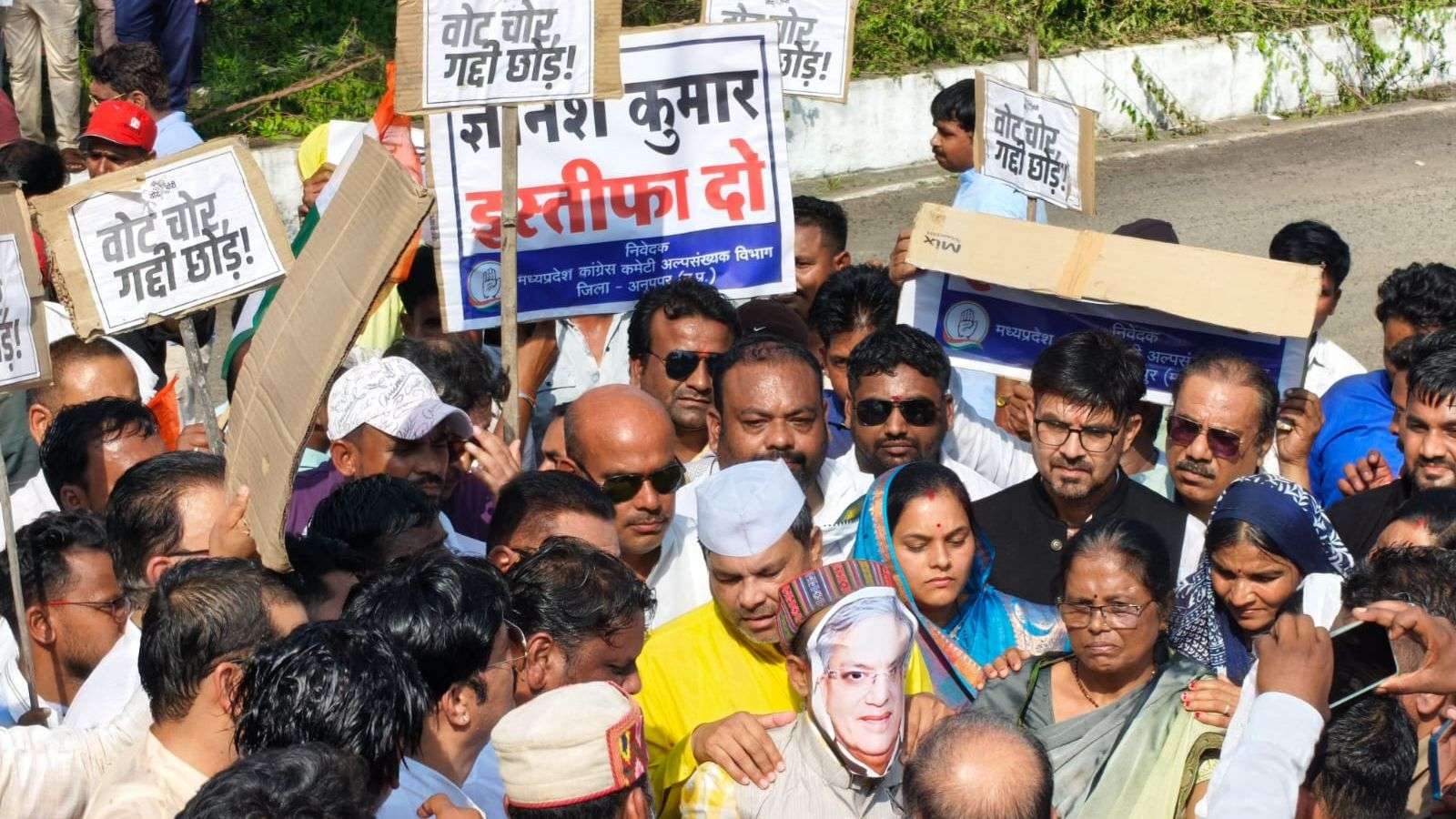 चुनाव प्रक्रिया में पारदर्शिता की मांग, जिला कांग्रेस ने राष्ट्रपति के नाम सौंपा ज्ञापन